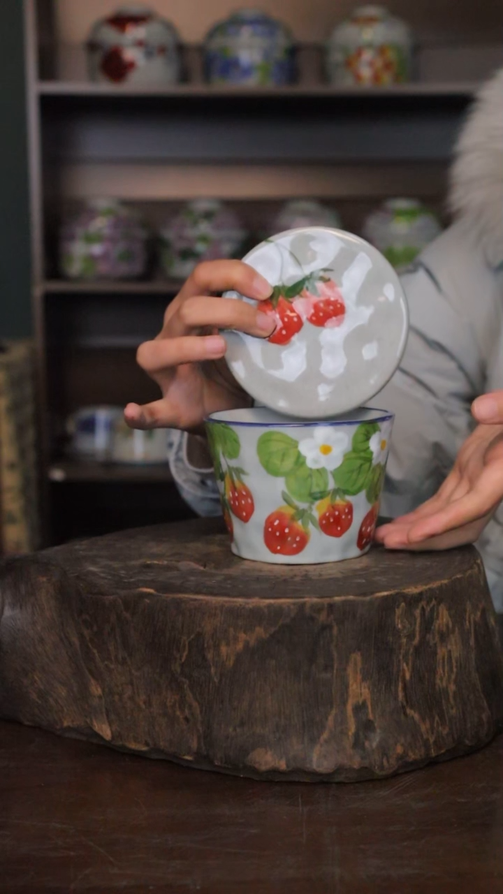 【闪购商品】椿野锤纹盖杯-300ml（草莓）C184