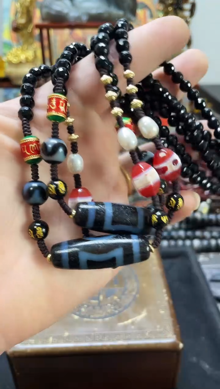 未镶嵌蓝沁天地项链玛瑙/玉髓颜色图案多样性随机发一条