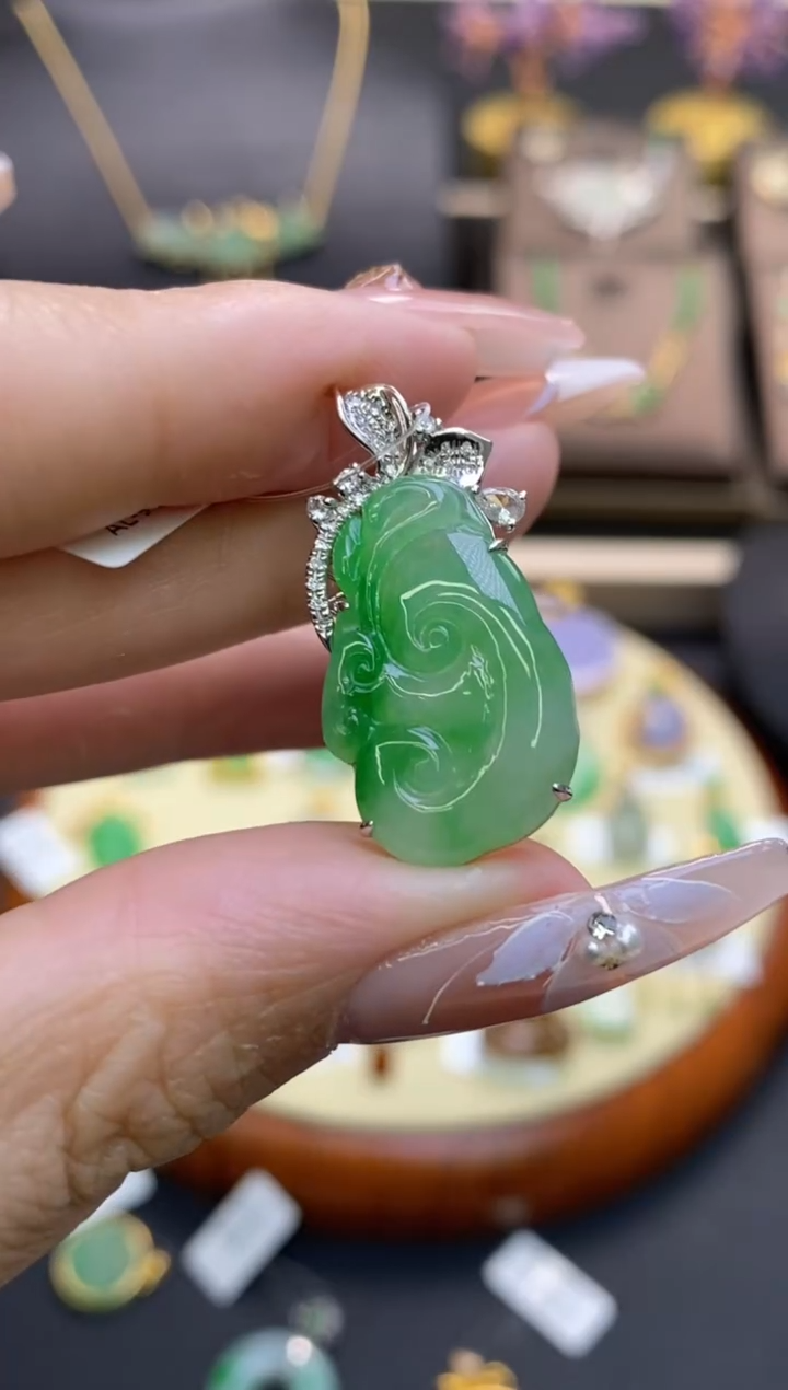 【闪购商品】翡翠颈饰18K金镶嵌净货12390