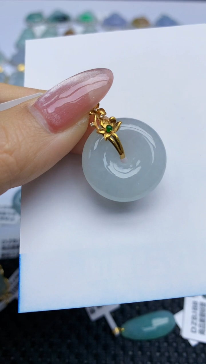 【闪购商品】翡翠挂件18K金镶嵌天然翡翠A货