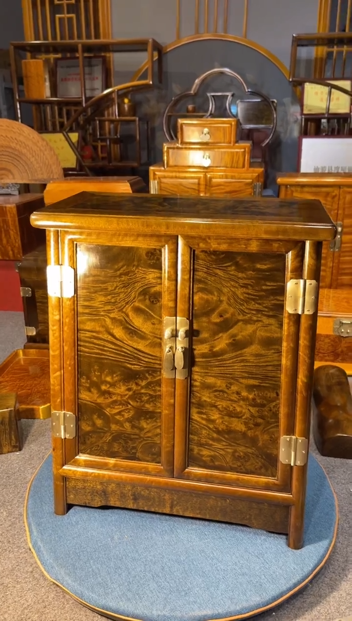 乌木类成套家具圆角柜 