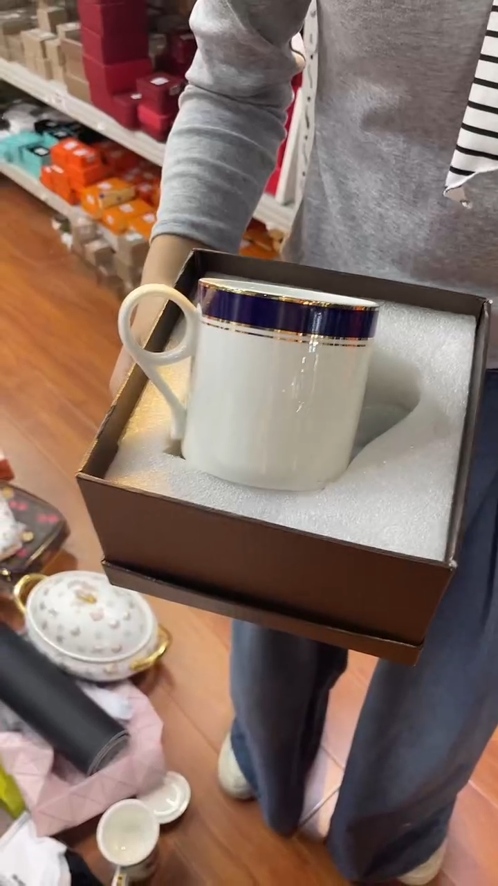 杯鸿辉家品牌瓷器，京东包邮！
