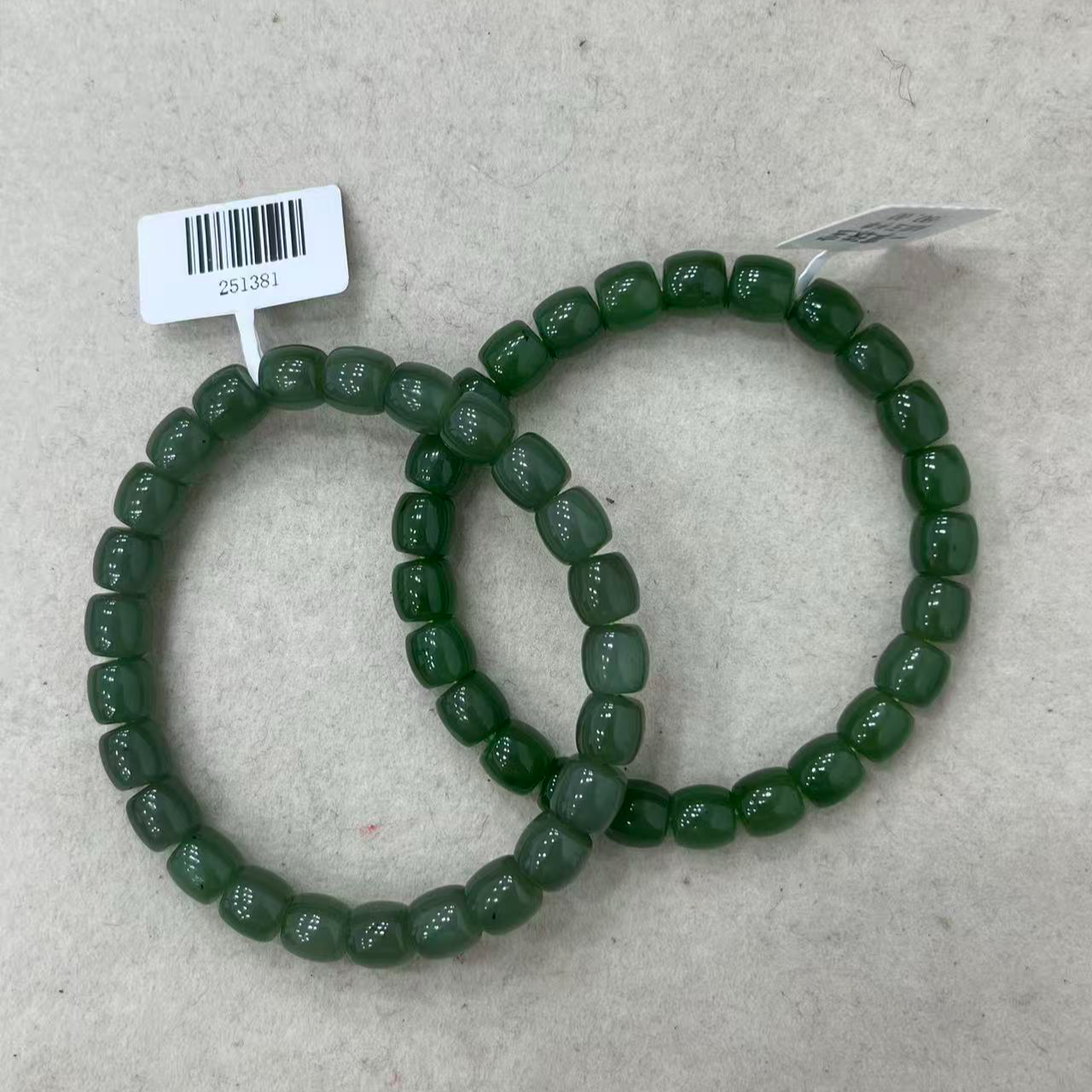 【251381】和田玉直切老型珠手串微黑点约7.5*8 多样发一