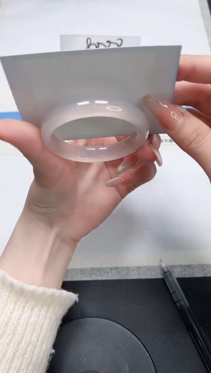 【闪购商品】石英质玉手镯未镶嵌200/荔枝52