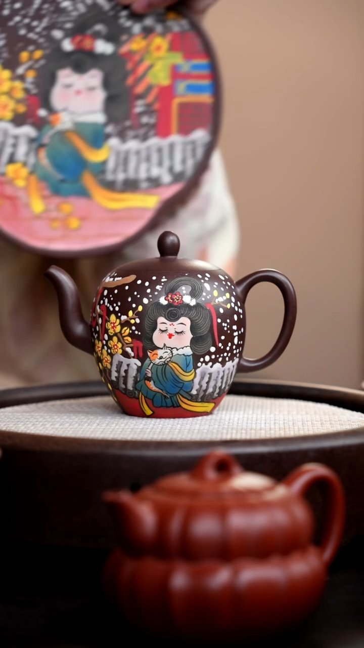 茶壶紫砂紫泥美人肩泥绘唐美人雪景