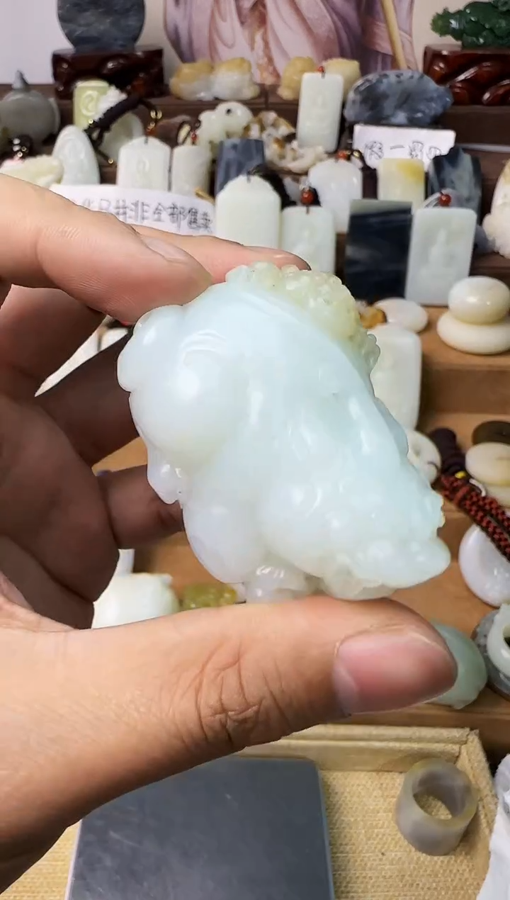 【闪购商品】和田玉颈饰未镶嵌把件