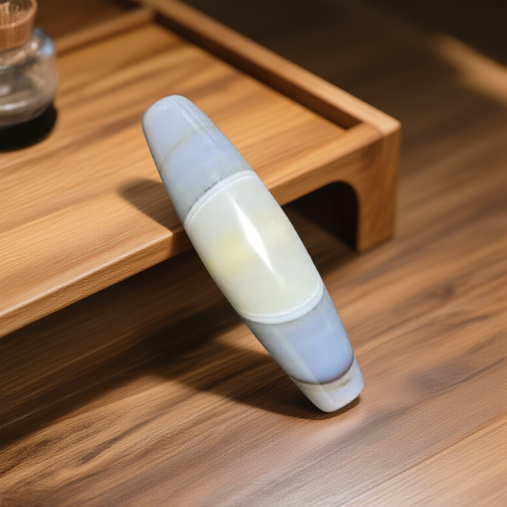 缠丝玛瑙挂坠。尺寸57/15mm。西藏新疆不包邮到付