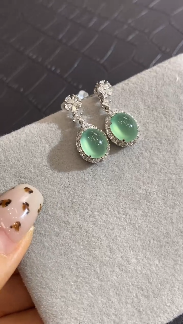 颈饰18K金镶嵌翡翠落**禅收到货48小时鉴赏期 定金