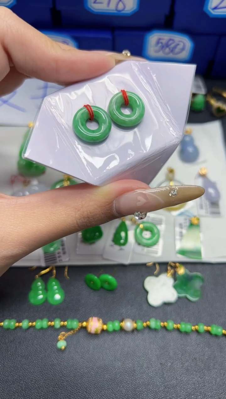 【闪购商品】翡翠耳饰未镶嵌Y缅料A货/多样性发货/一件