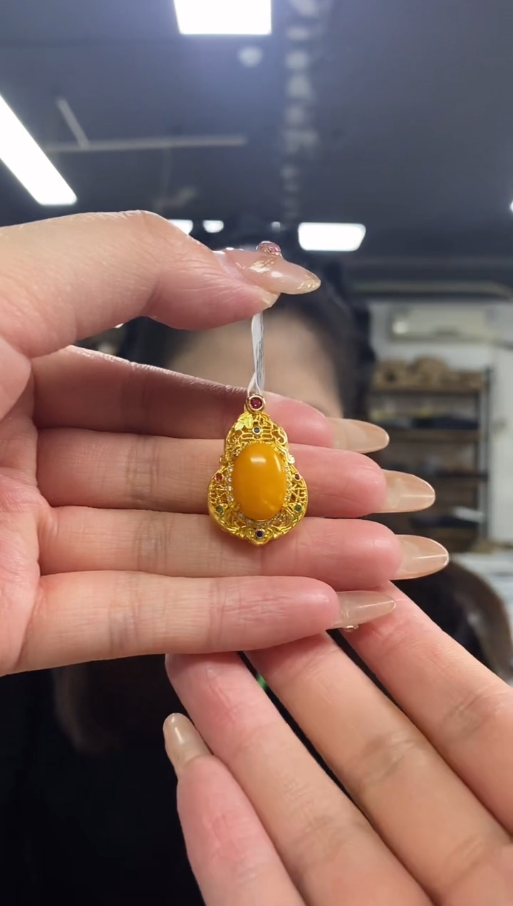 【闪购商品】蜜蜡裸石未镶嵌多样性发其一颜色微差