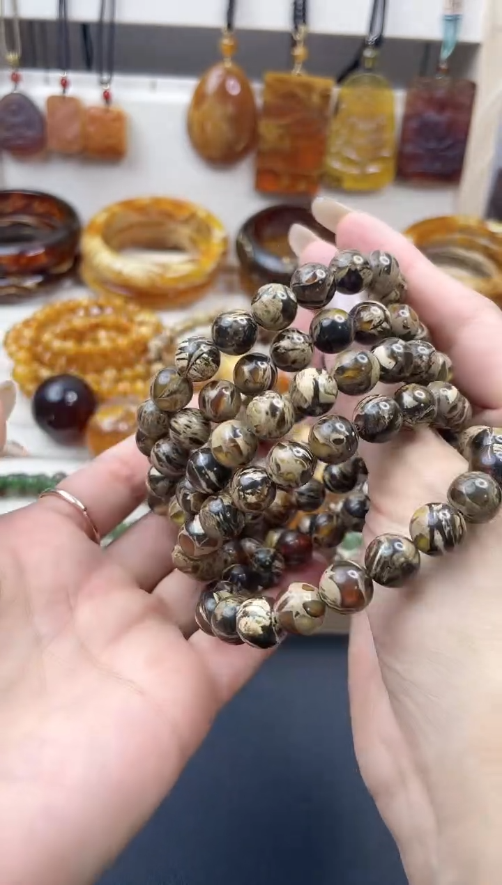 未镶嵌琥珀裸石黑花蜡卡10