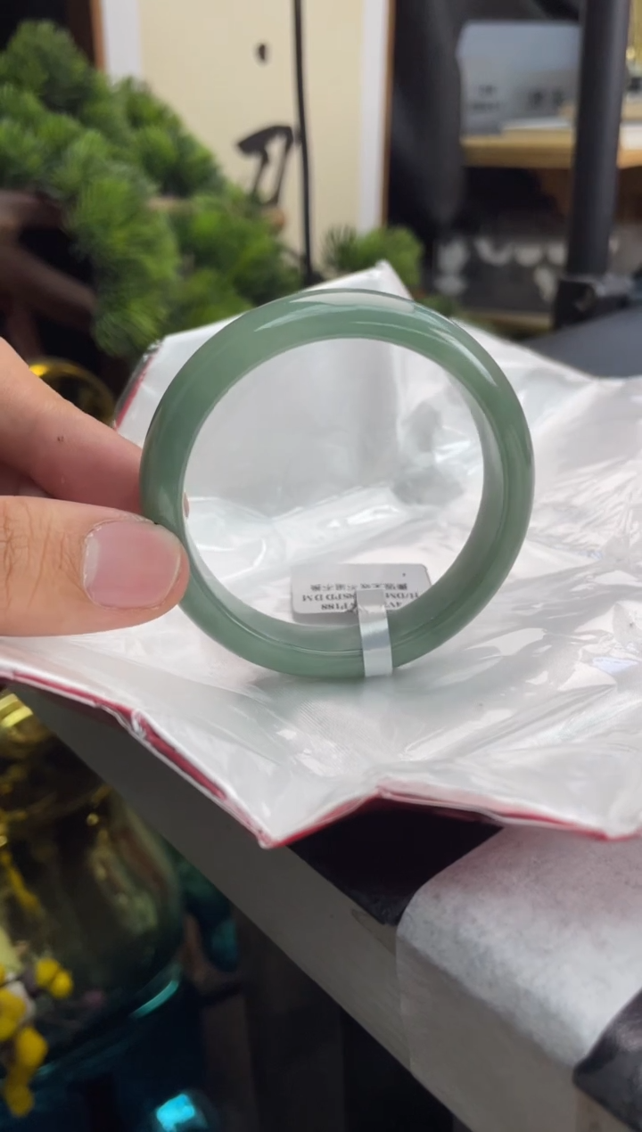 【闪购商品】翡翠手镯未镶嵌18翡翠手镯