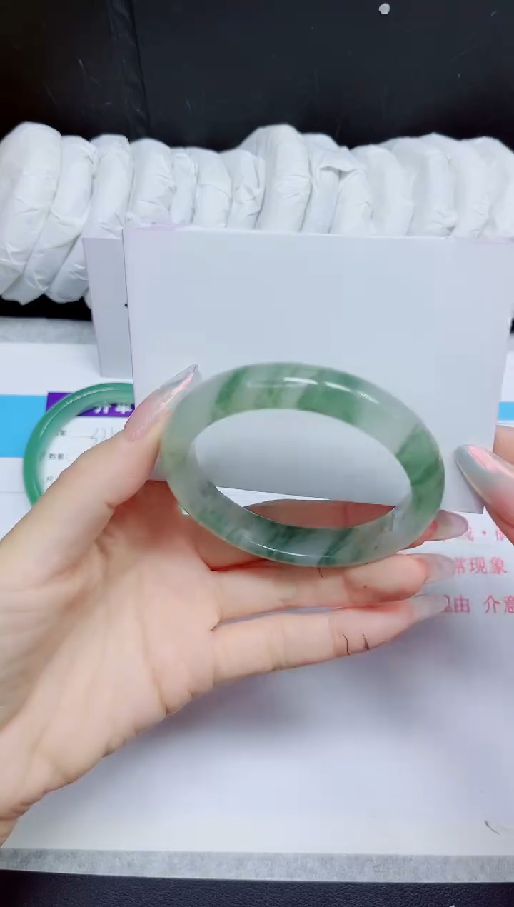 石英质玉手镯未镶嵌326.