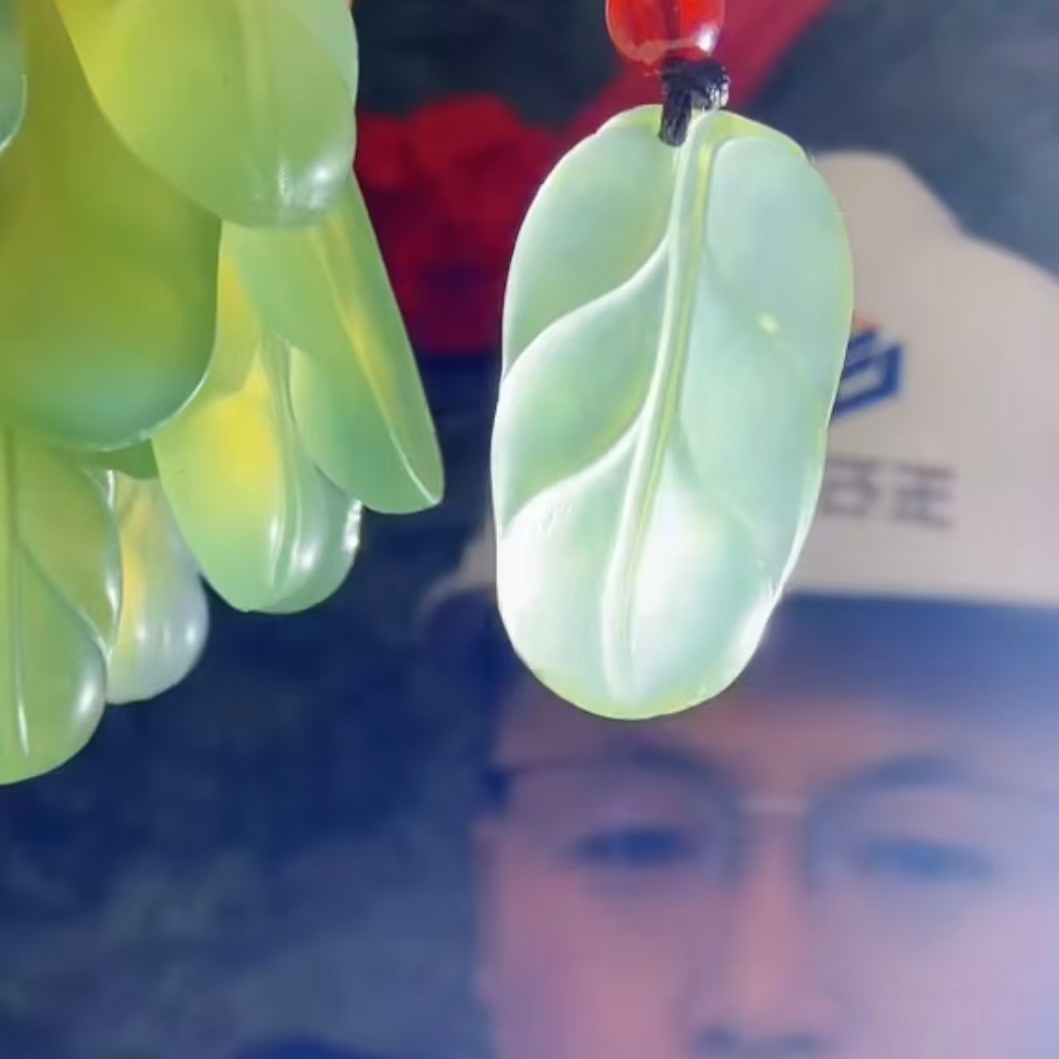 【孙总矿业 抖音发货】纯天然蛇纹石树叶吊坠多样性发其一 018岫玉