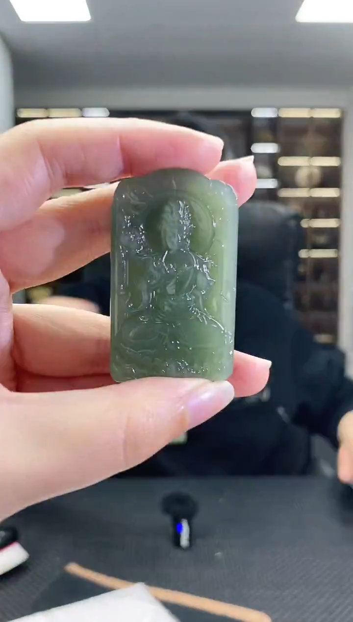 颈饰未镶嵌和田玉正装观音吊坠