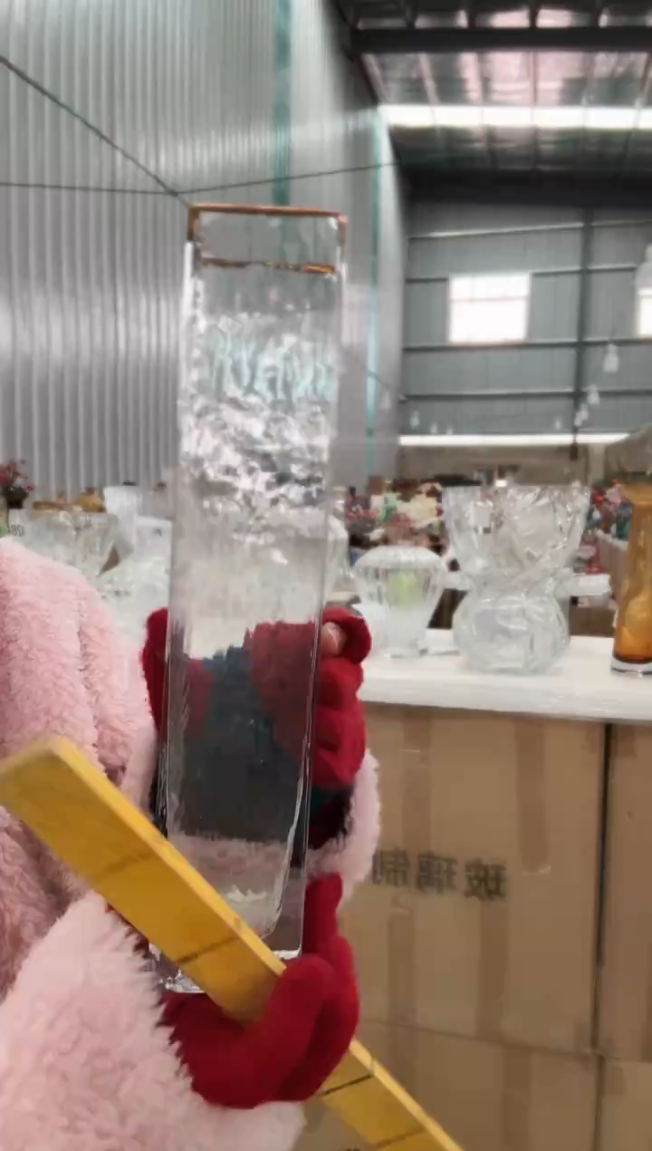 234直播玻璃花瓶