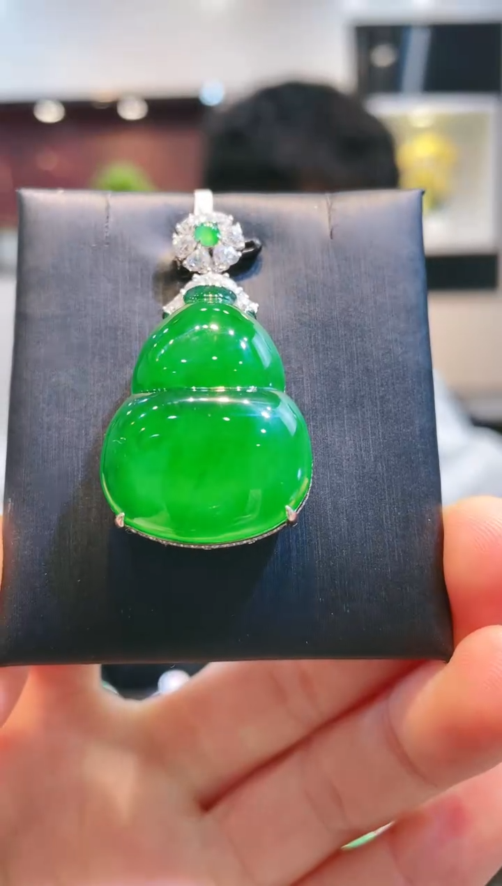 【闪购商品】翡翠颈饰18K金镶嵌A124天然A货翡翠吊坠