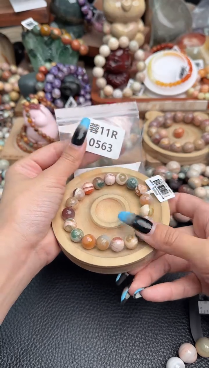 【闪购商品】石英质玉未镶嵌手链11R0563