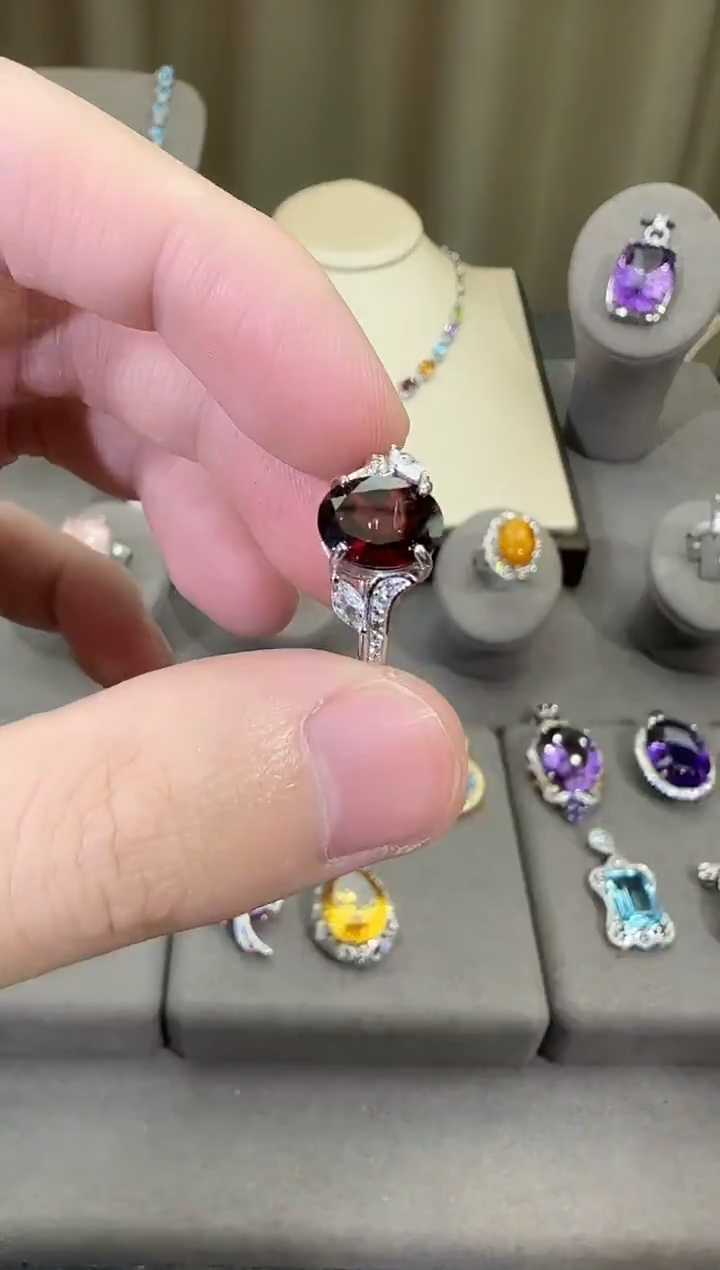 银S925镶嵌戒指石榴石10*8mm戒指简约款