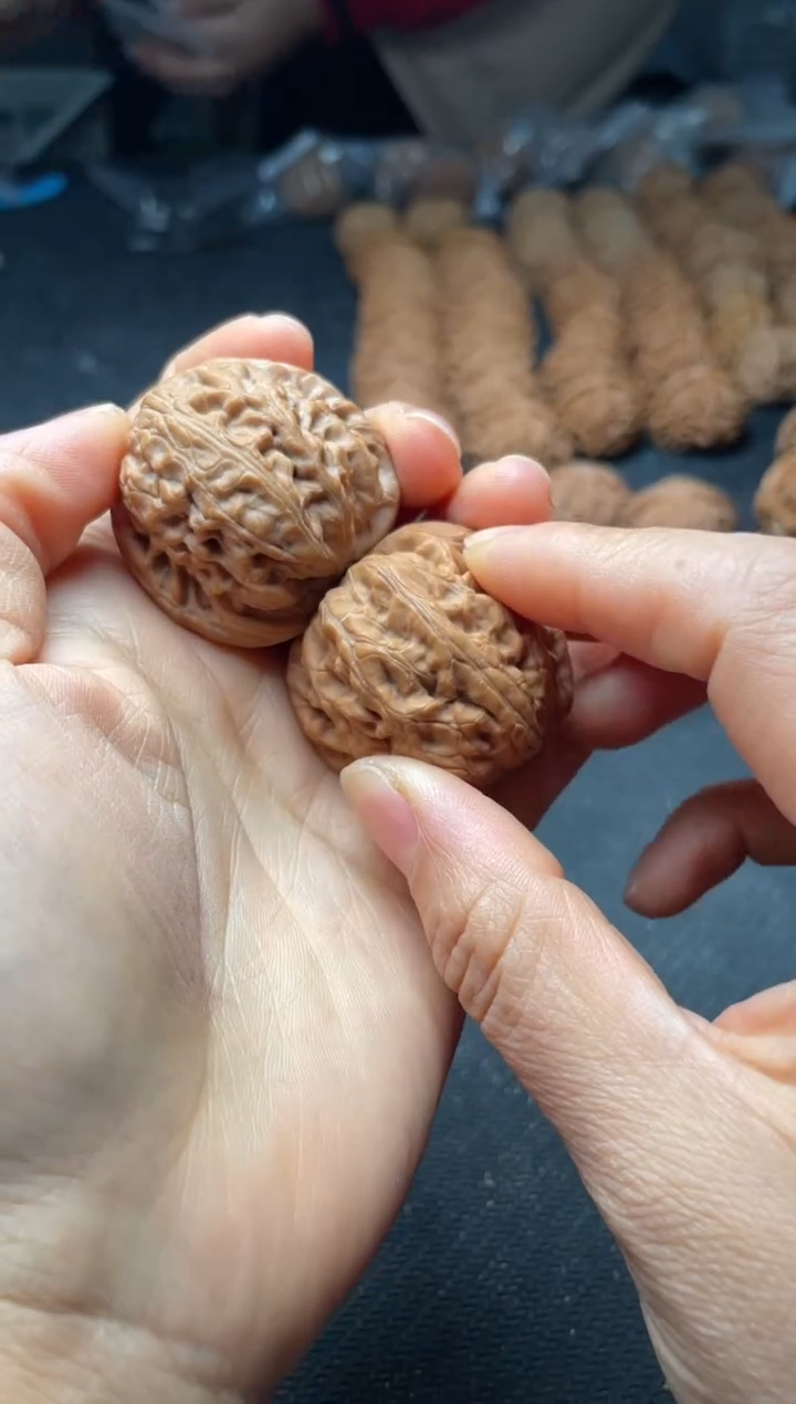 把件文玩核桃w19  红锦鲤 38尺