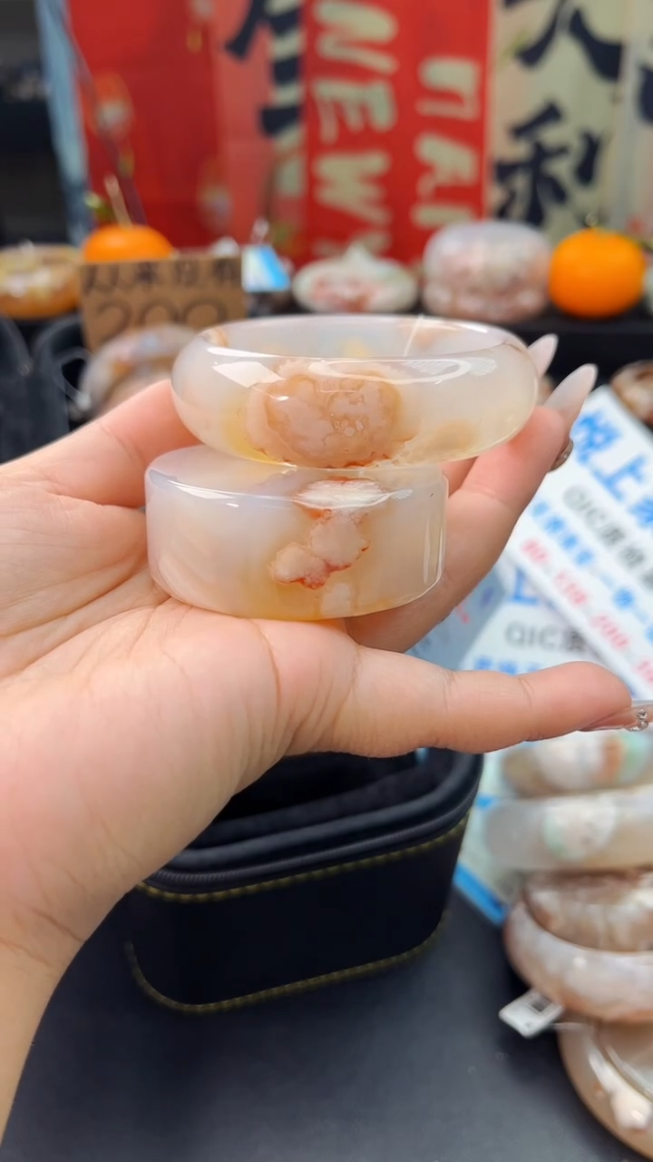 【闪购商品】石英质玉手镯未镶嵌赠送镯心（55圈口）