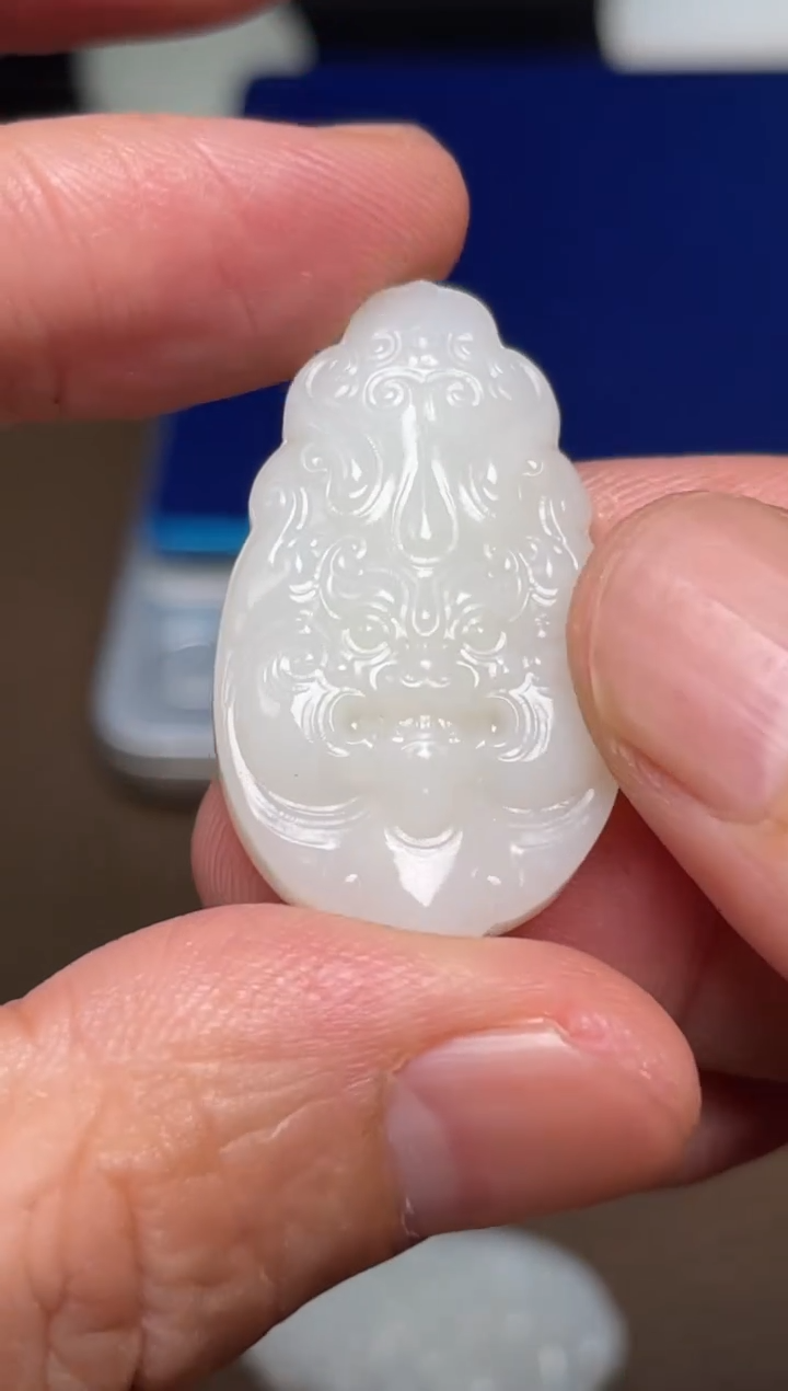 和田玉未镶嵌颈饰龙**一36