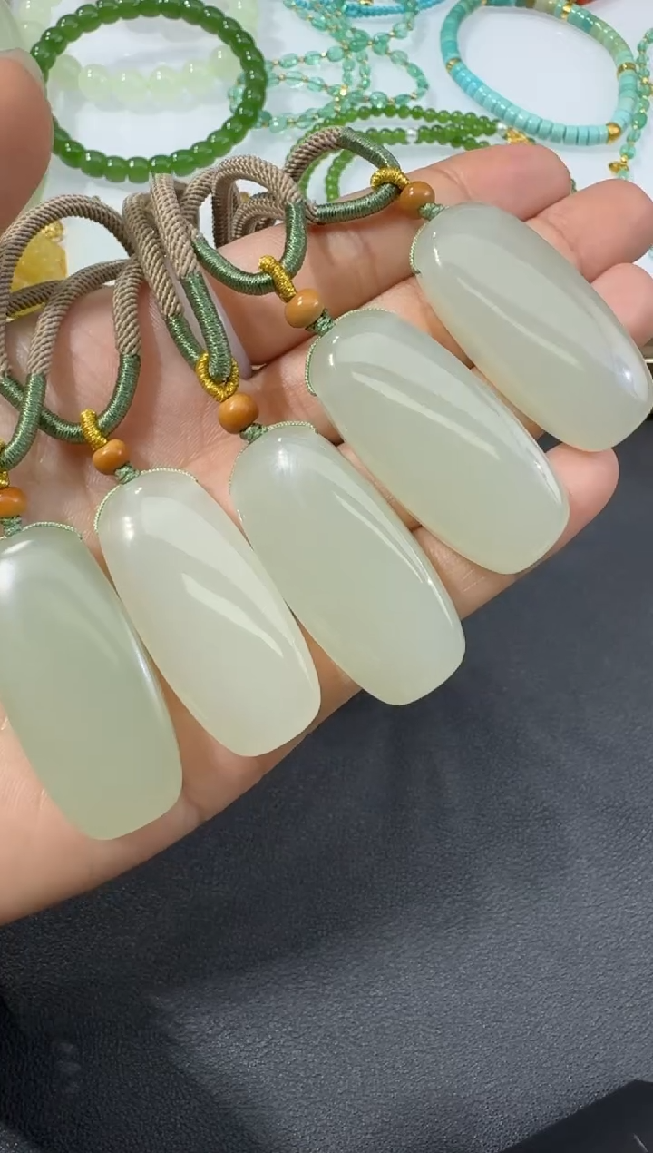 【闪购商品】和田玉吊坠未镶嵌H0220-S3793-301多样性一件