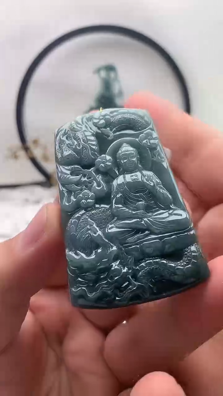 翡翠未镶嵌颈饰阿弥陀佛