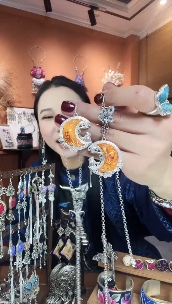 【闪购商品】刺绣纯手工民族风耳环