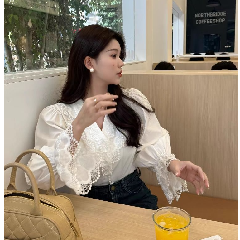 法式白色荷叶蕾丝花边甜美长袖衬衫女春秋季新款气质纯棉衬衣上衣