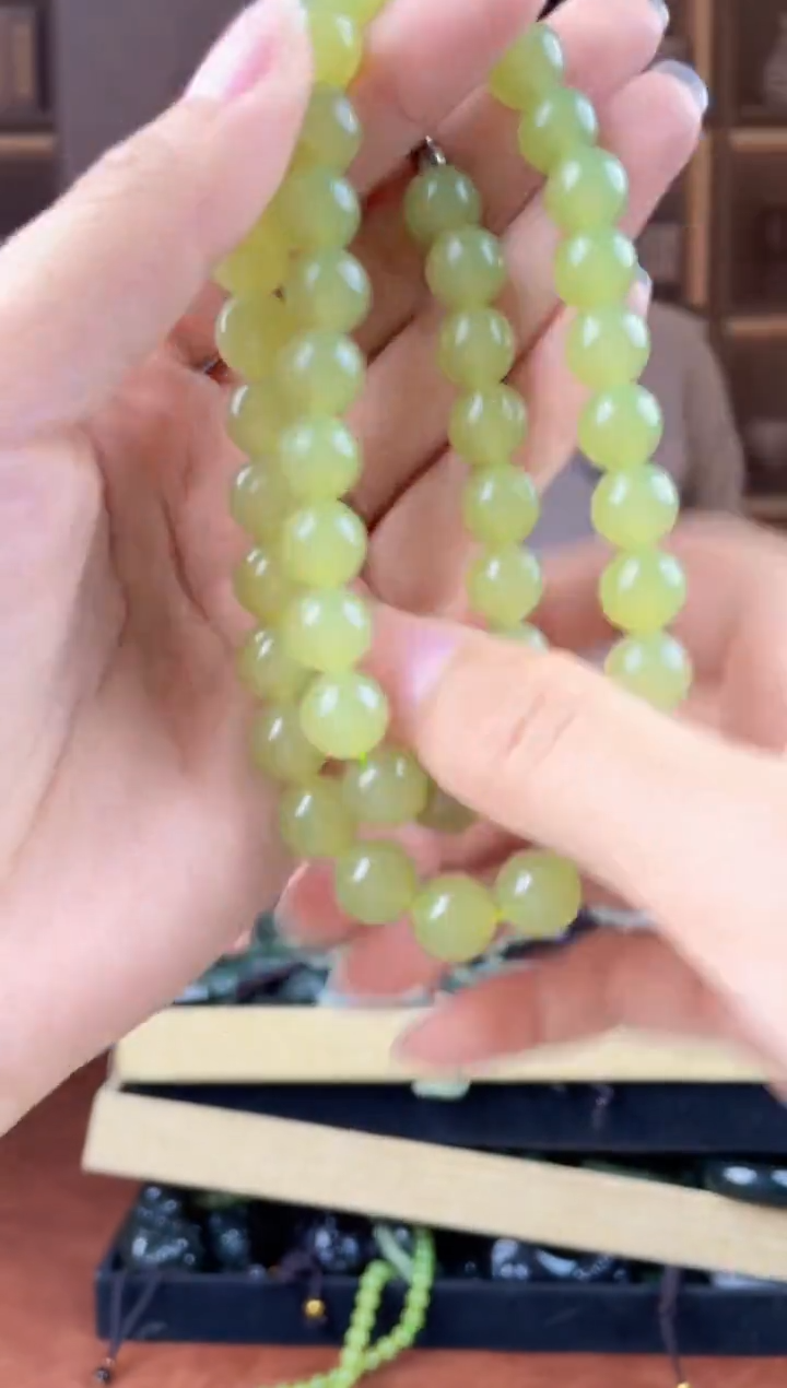 未镶嵌和田玉挂件拍一发一，多样性发货