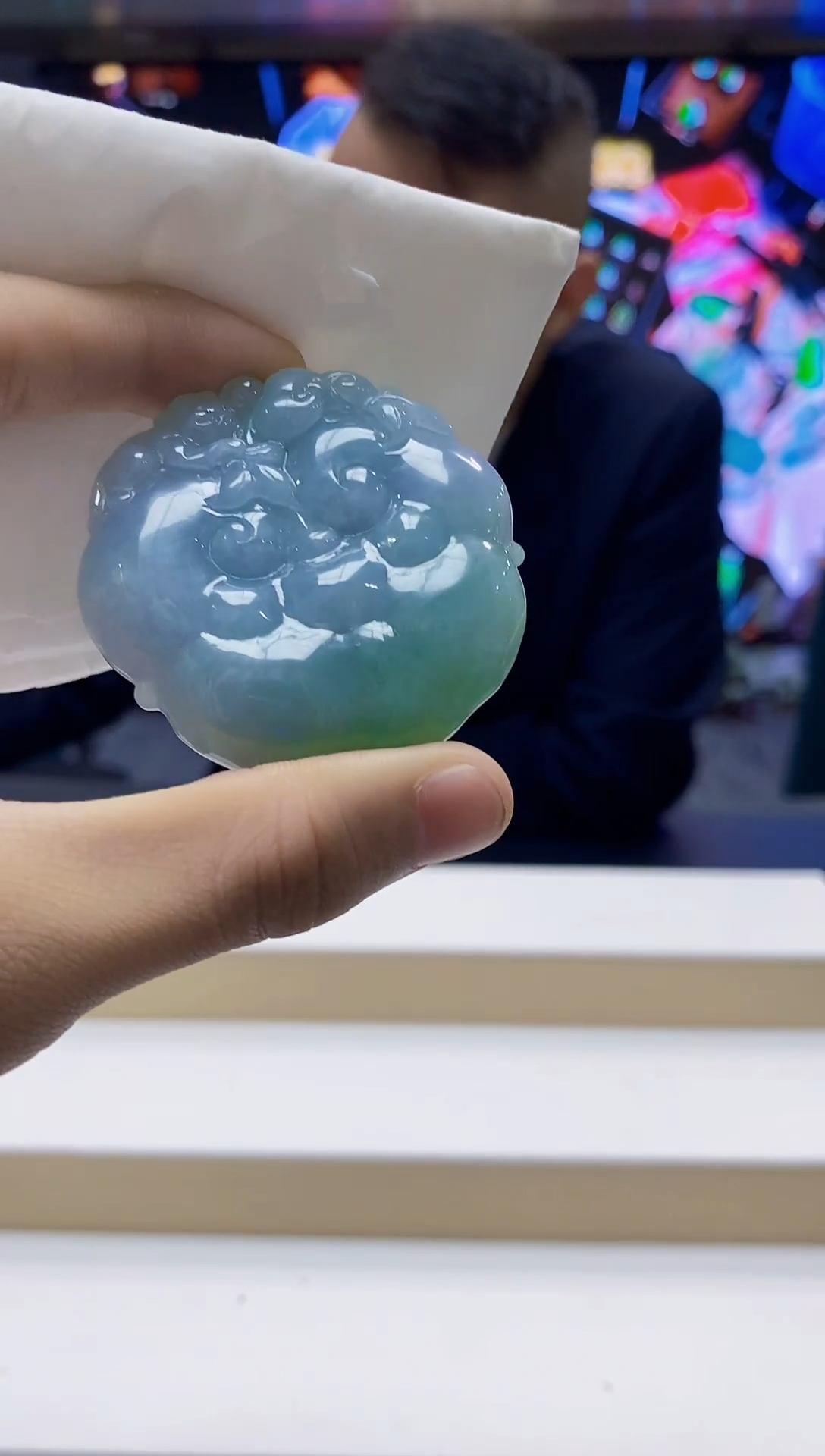 未镶嵌定制翡翠-毛货挂件 （赠珠链）32