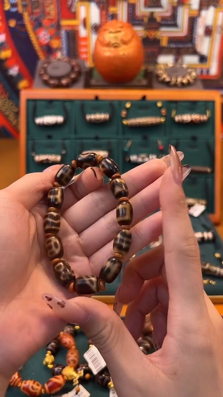 玛瑙/玉髓（覆膜）颈饰未镶嵌49.（微瑕）