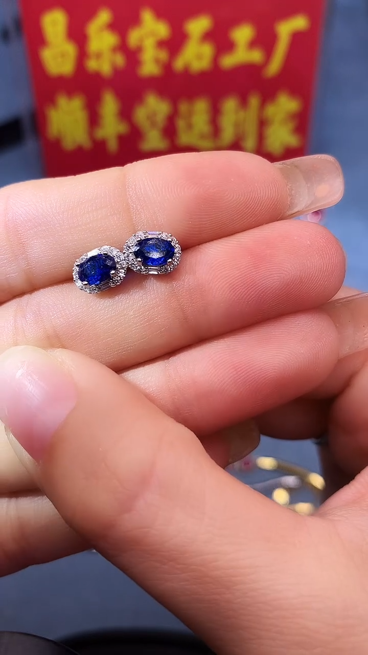 【闪购商品】蓝宝石耳饰银S925镶嵌1111