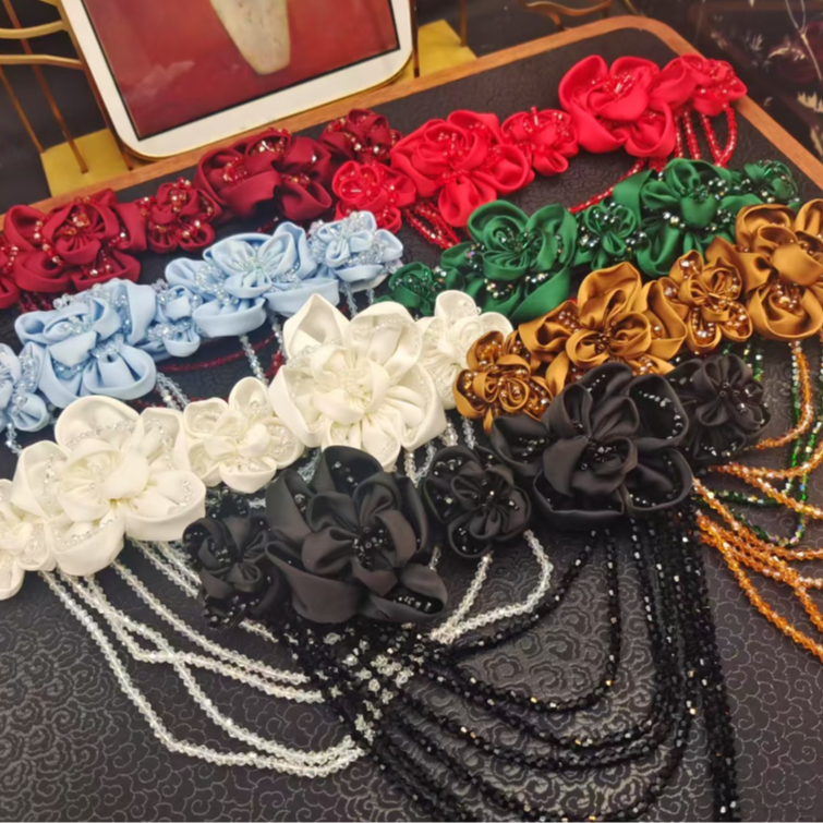 精致秘密花园立体花朵流苏磁吸款服装配件AZ859
