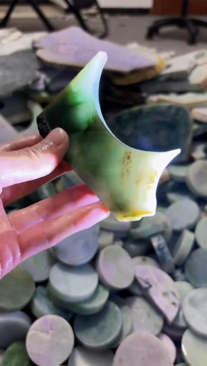 【闪购商品】翡翠颈饰未镶嵌A货吴玉321