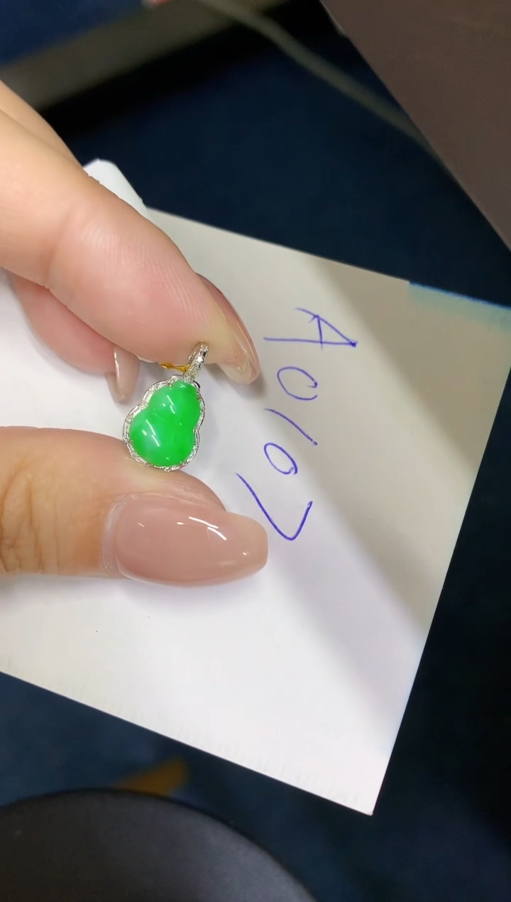 【闪购商品】翡翠颈饰18K金镶嵌00000000000