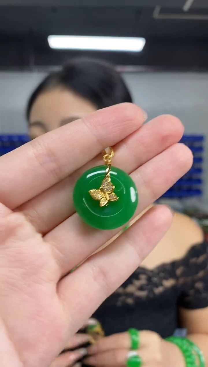 颈饰未镶嵌翡翠多样性发其一颜色微差