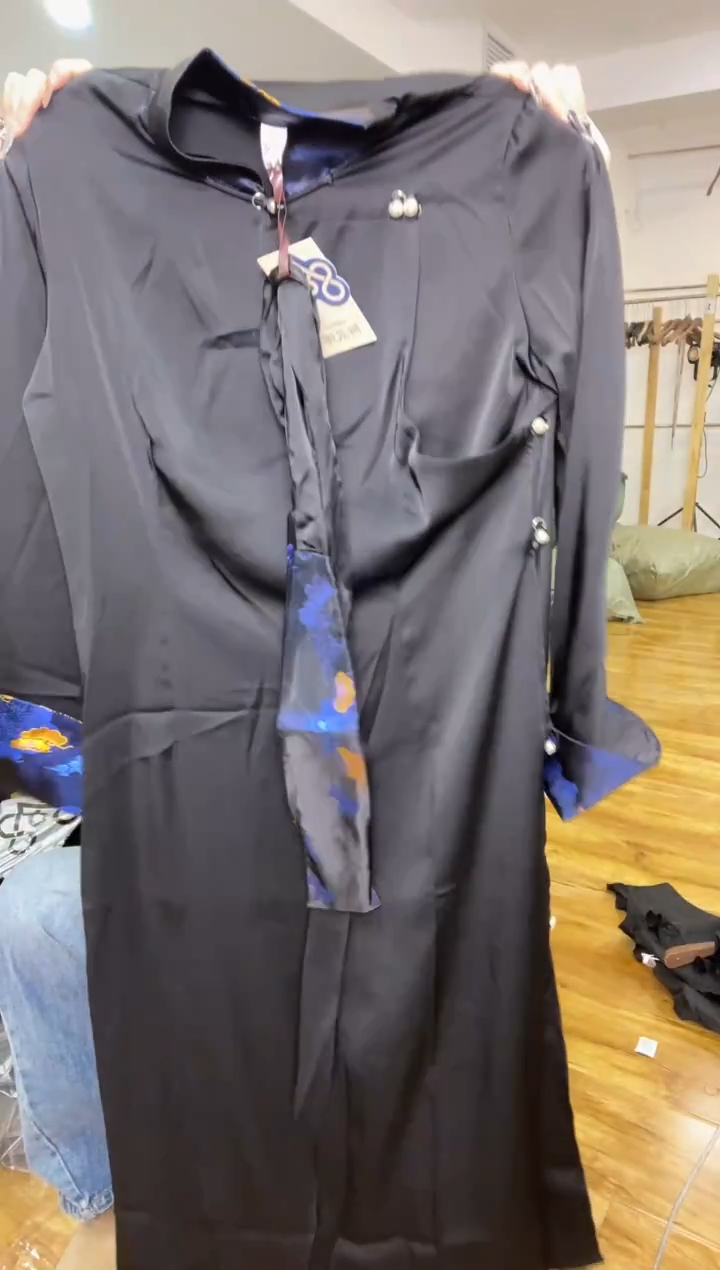 连衣裙       2XL码    130-140斤