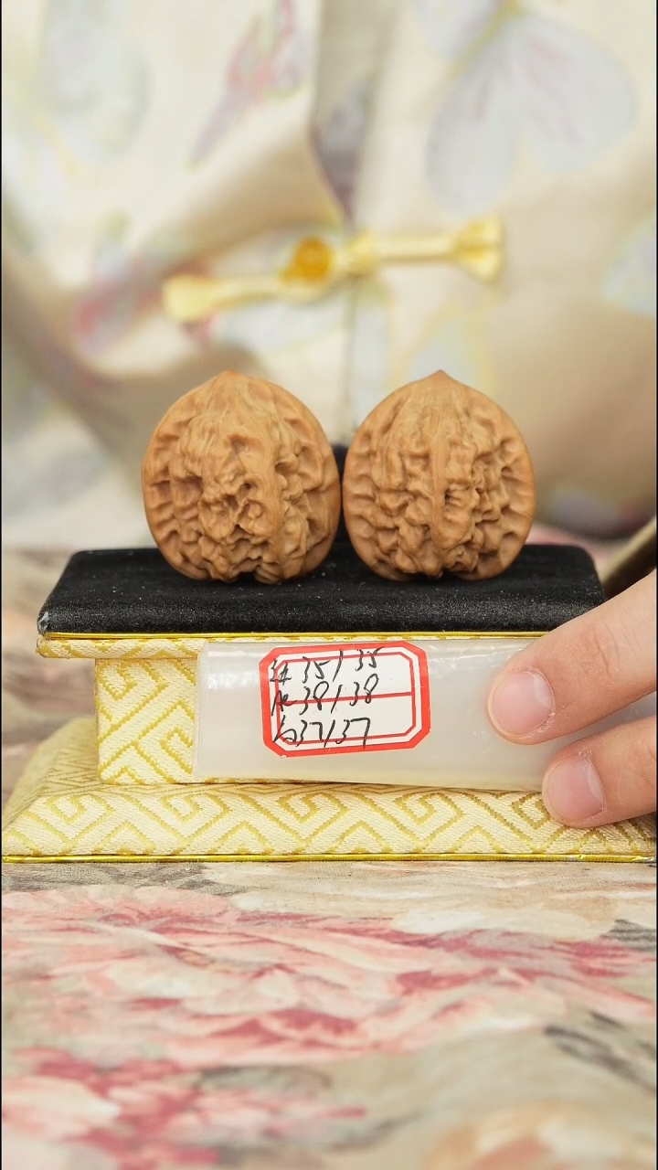 【闪购商品】文玩核桃把件马蹄