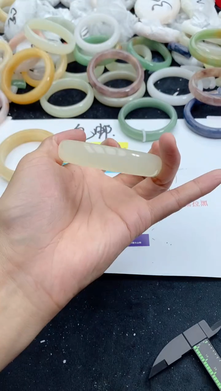 【闪购商品】石英质玉手镯未镶嵌162+58-59