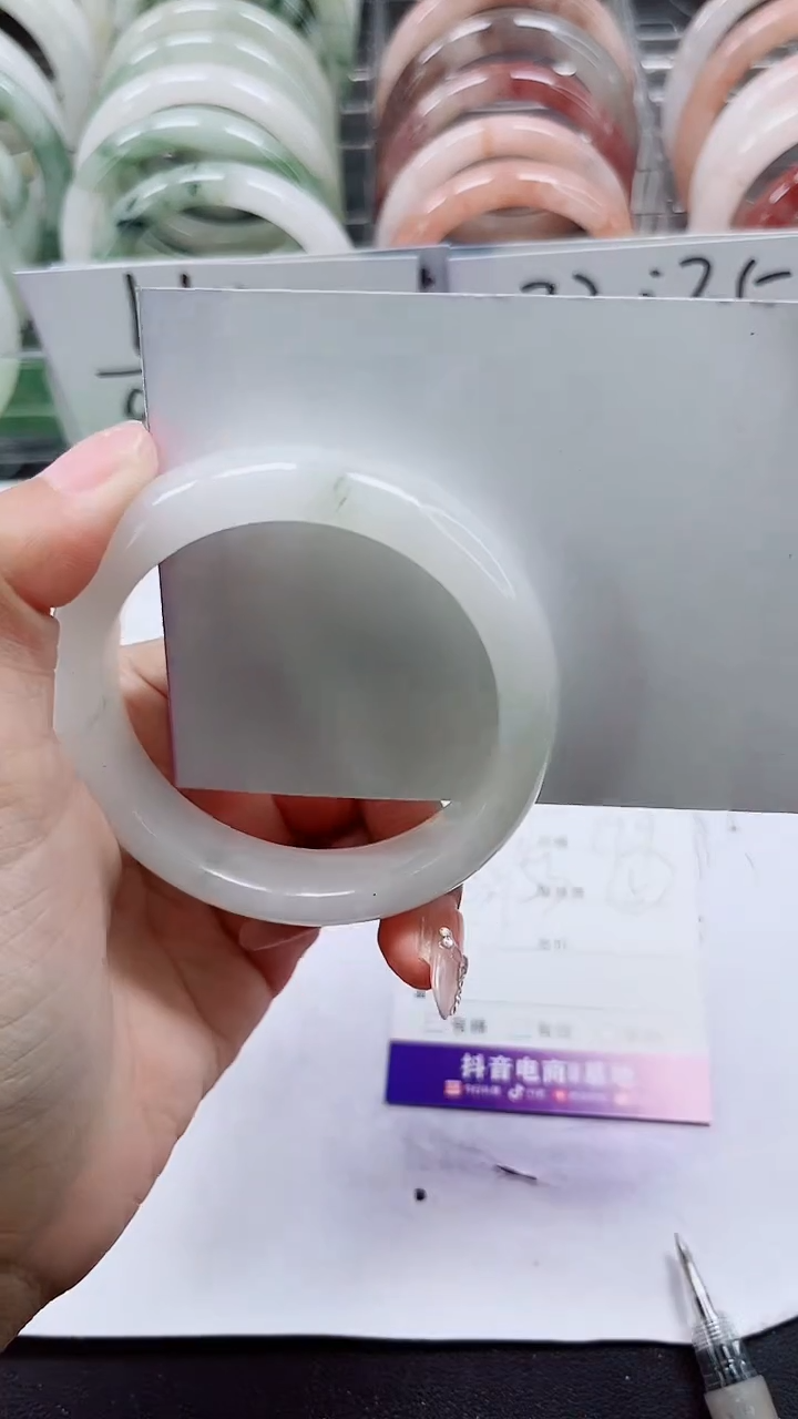 【闪购商品】石英质玉手镯未镶嵌A121-52/53