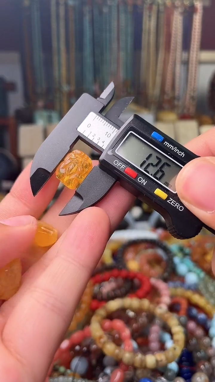 【闪购商品】琥珀裸石未镶嵌卡(多样性发货只发一件)0003110