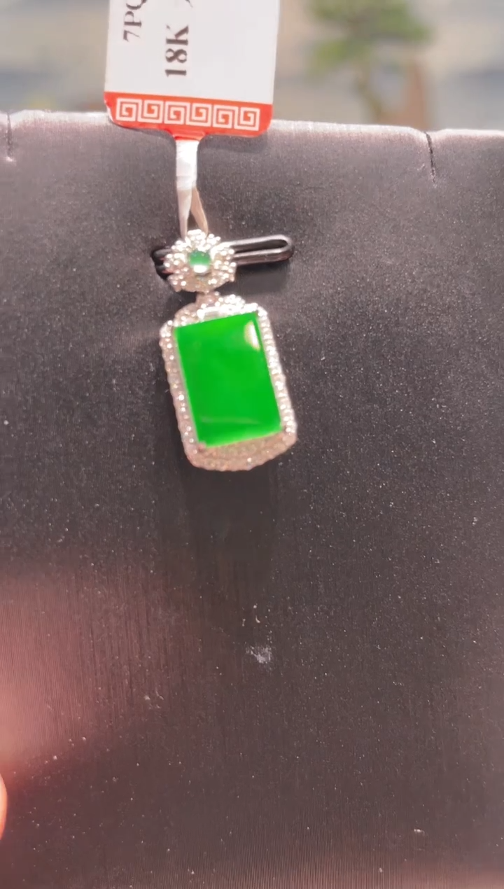 【闪购商品】翡翠颈饰18K金镶嵌A99天然A货翡翠A