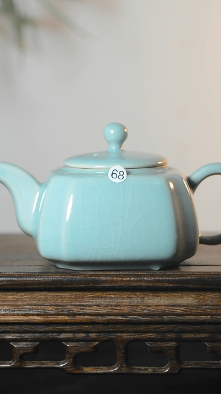 68号四方壶微瑕清凉寺汝瓷