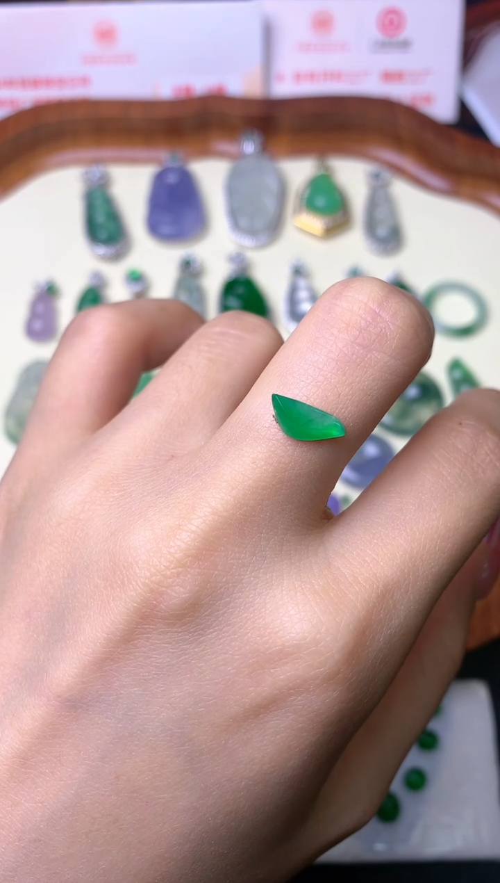 【闪购商品】定制翡翠未镶嵌裸石（镶嵌定制）