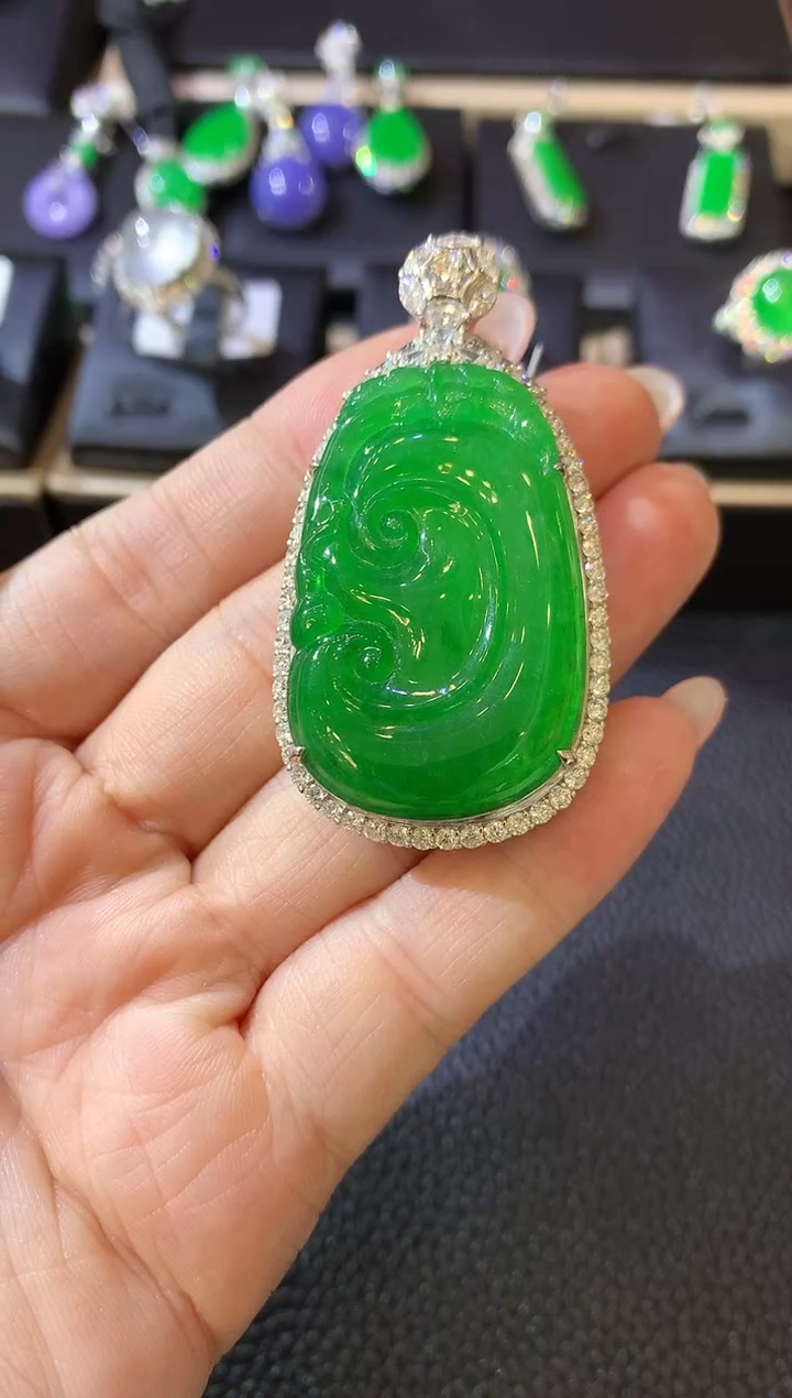 【闪购商品】翡翠吊坠(不含链)18K金镶嵌D21 