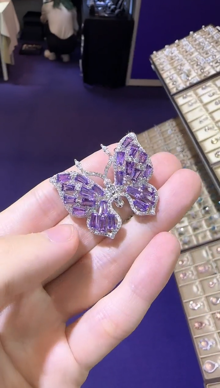 【闪购商品】紫晶颈饰银S925镶嵌胸针蝴蝶设计款