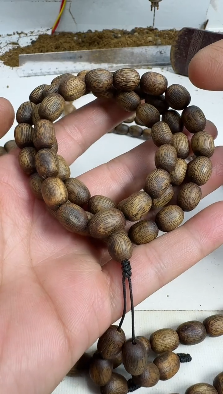 【闪购商品】沉香手串乌身枣形珠18克