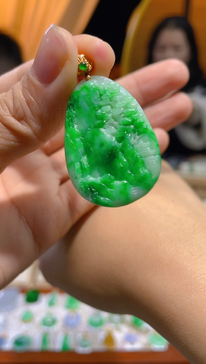【闪购商品】翡翠颈饰18K金镶嵌假一赔三